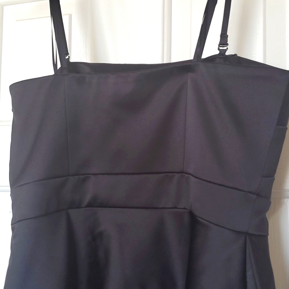 ๐บ3 For $10 JS Collections Cocktail Dress - Picture 11 of 16